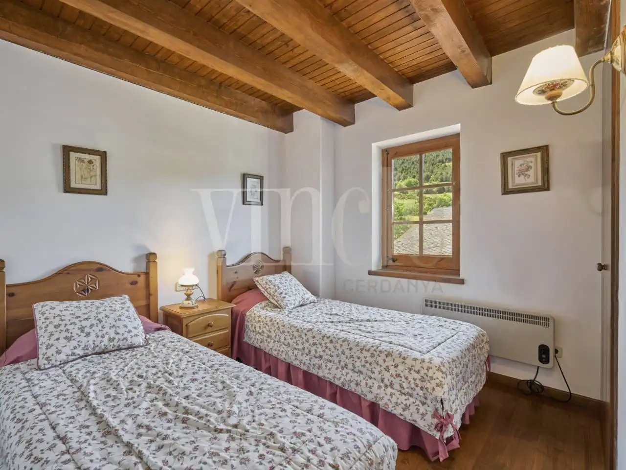 Habitación de Casa adosada en venta en Urús con Parquet y Terraza