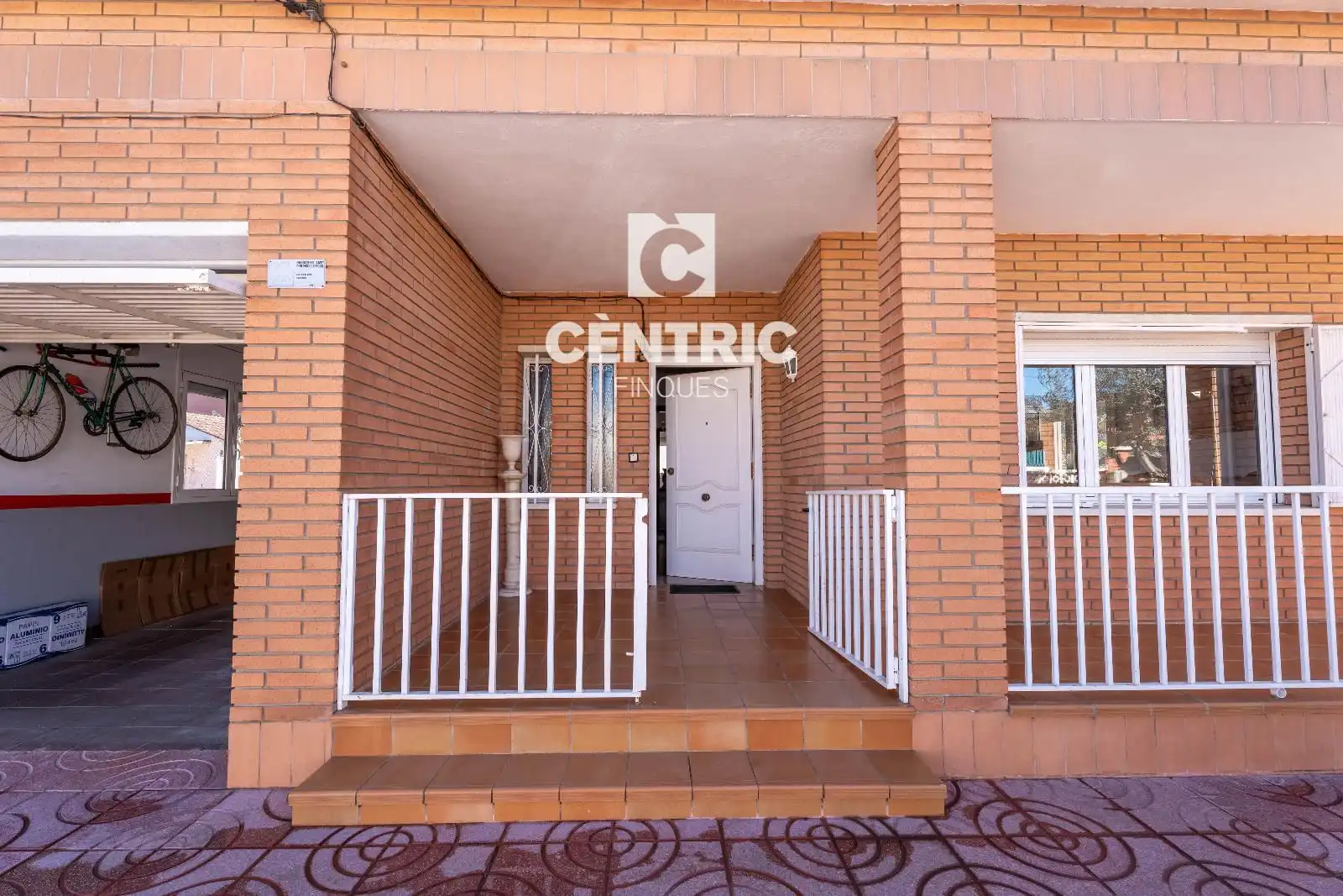 Vista exterior de Casa o chalet en venta en Rubí con Calefacción