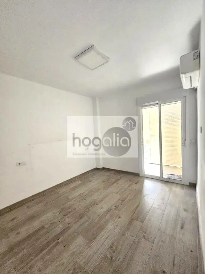 Habitación de Piso en venta en Sevilla con Aire acondicionado y Terraza