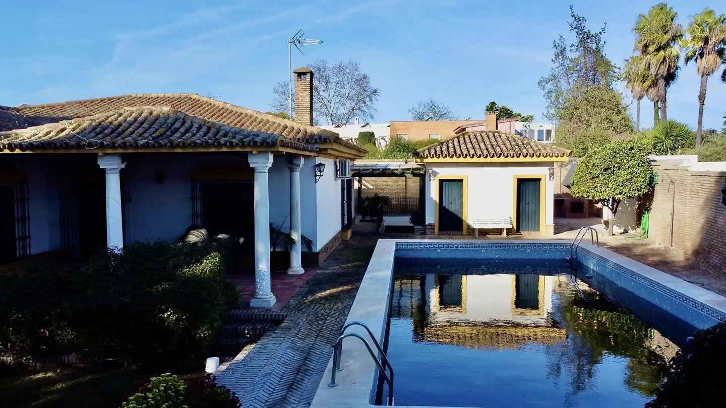 Casa o xalet en venda a Jacinto Benavente, Gines