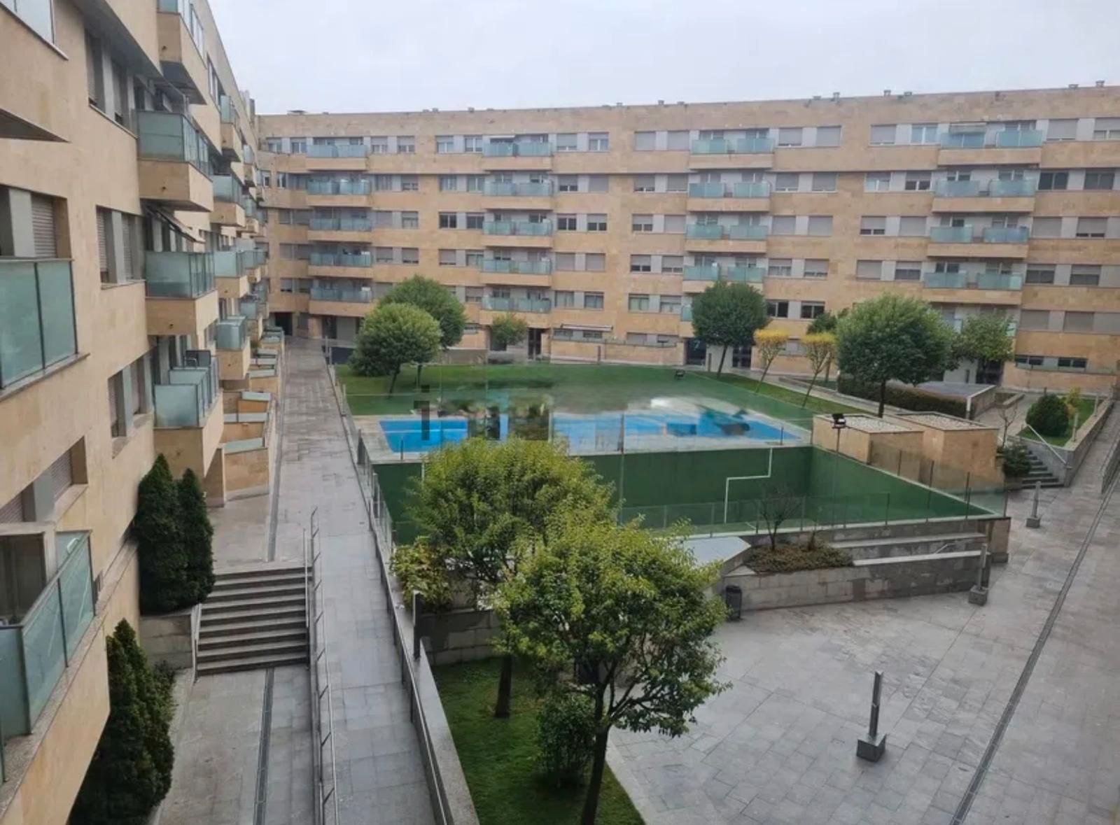 Exterior view of Flat to rent in Salamanca Capital  with Heating, Parquet flooring and Storage room