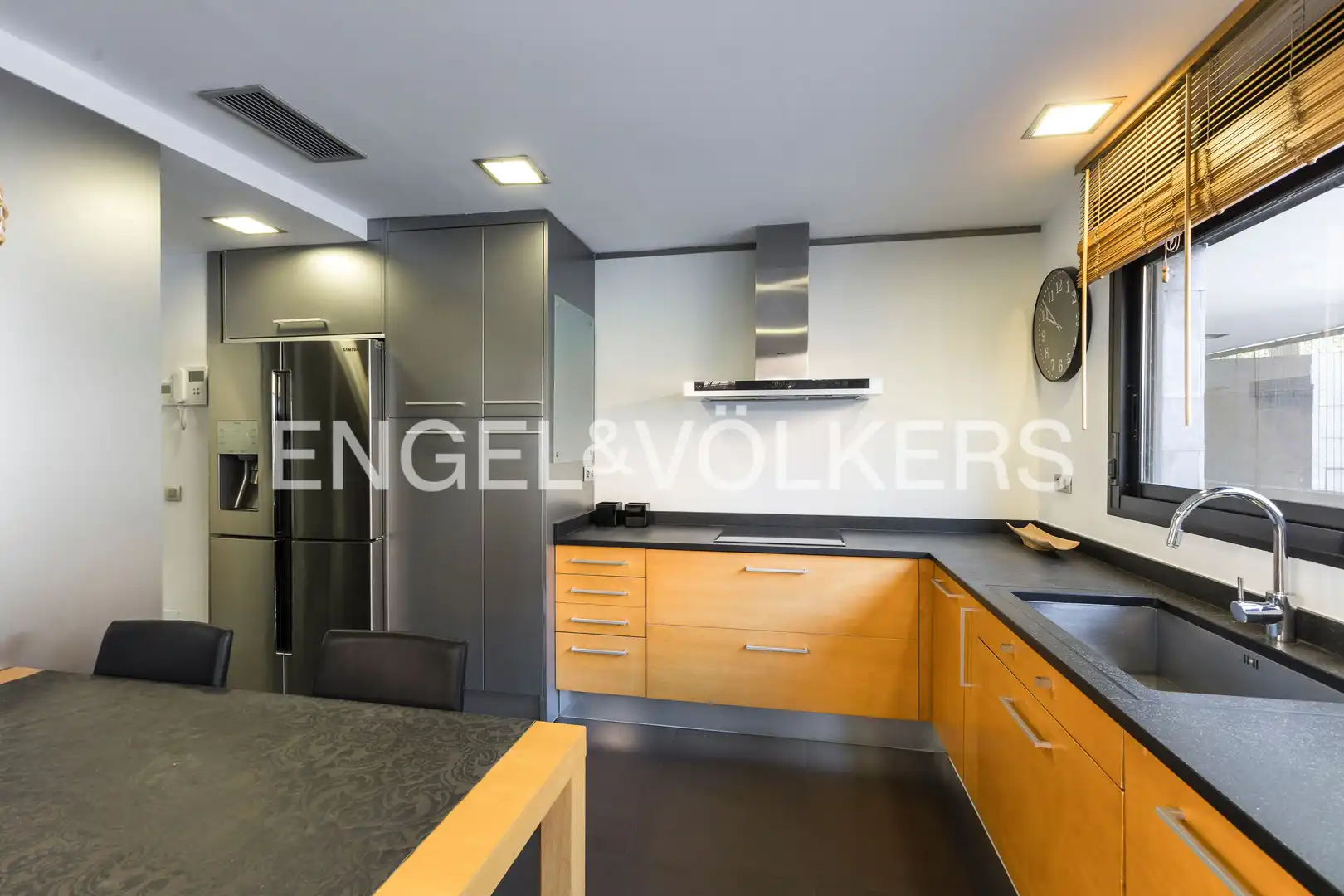 Cocina de Casa o chalet en venta en Madrid con Aire acondicionado, Calefacción y Jardín privado