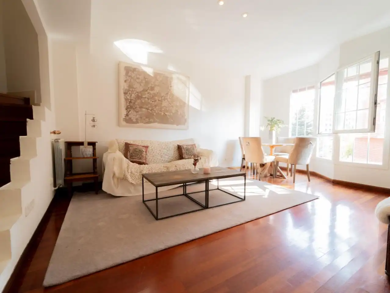 Sala d'estar de Pis en venda en  Madrid Capital amb Aire condicionat i Terrassa
