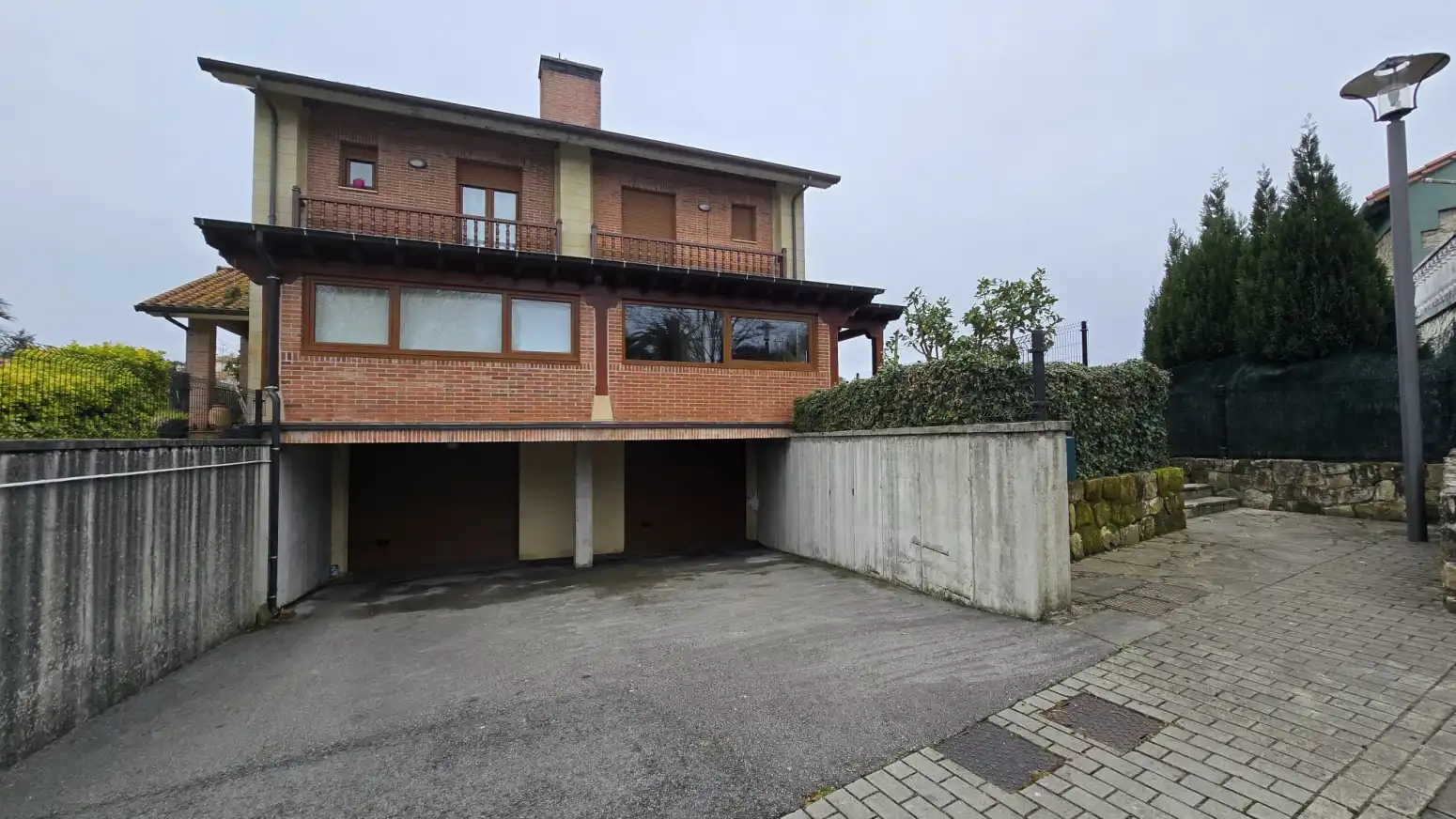 Vista exterior de Casa o chalet en venta en Santillana del Mar con Calefacción, Jardín privado y Parquet