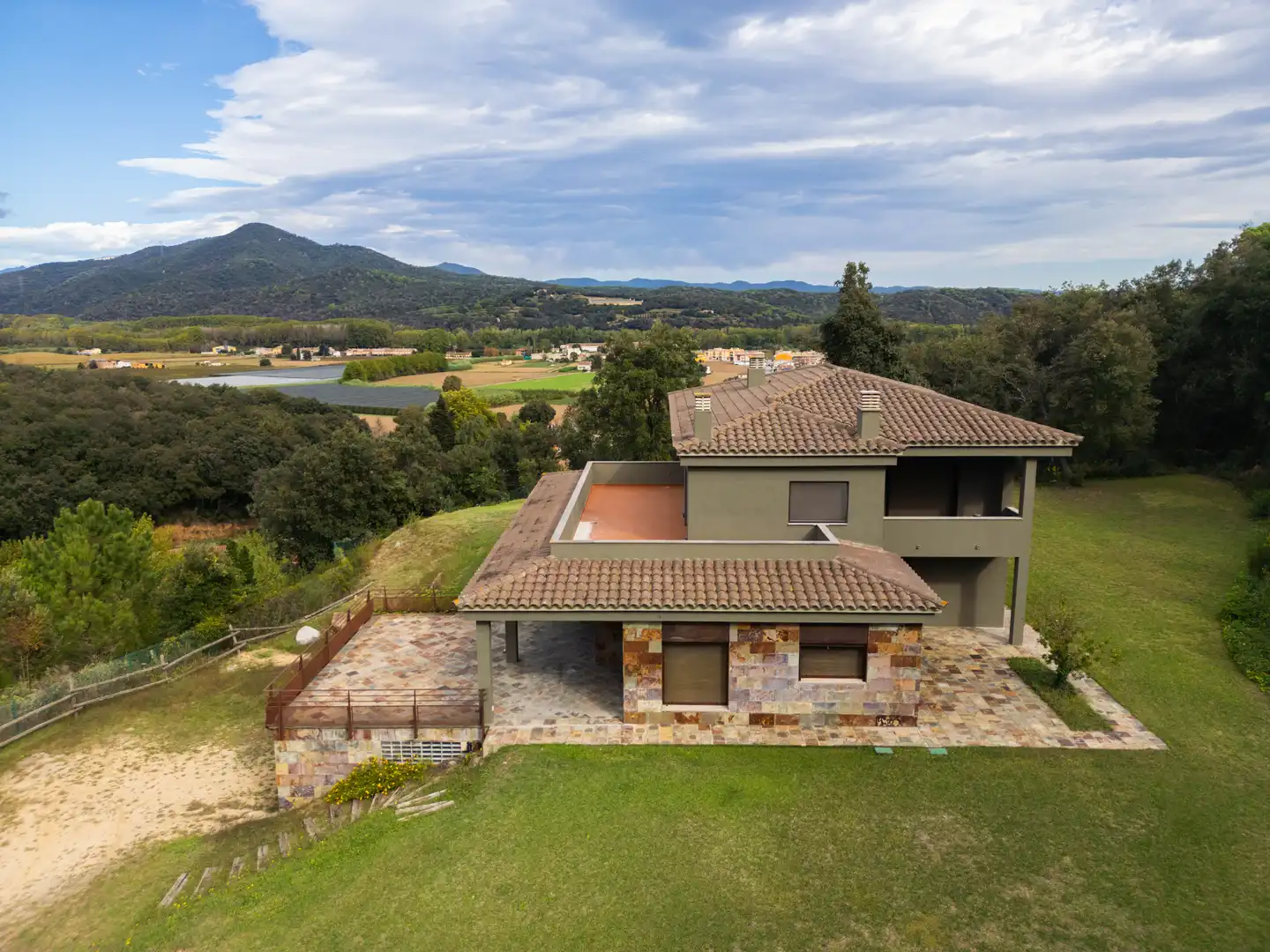 Vista exterior de Casa o chalet en venta en Bescanó con Calefacción, Jardín privado y Parquet