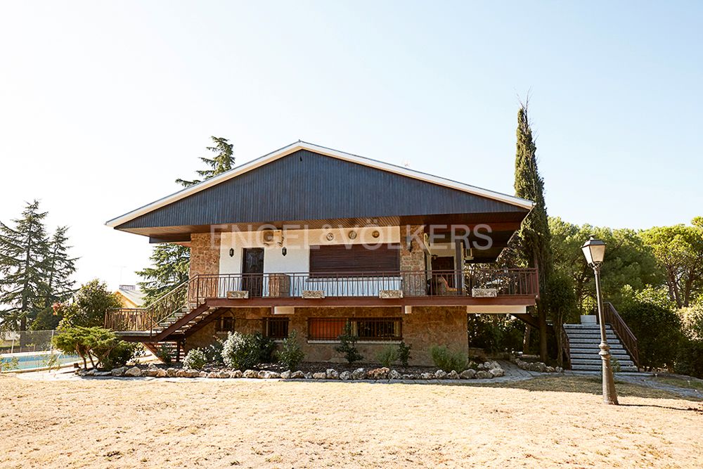 Exterior view of House or chalet for sale in Galapagar  with Air Conditioner, Heating and Private garden