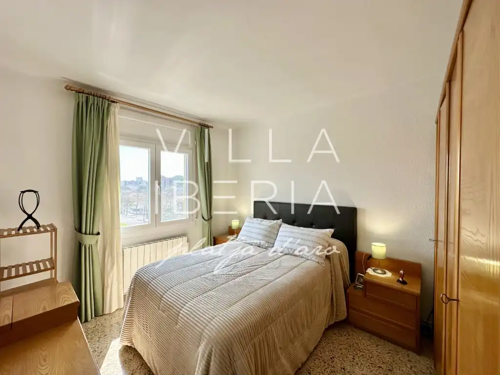Habitación de Apartamento en venta en Castell d'Aro, Platja d'Aro i s'Agaró con Calefacción y Terraza