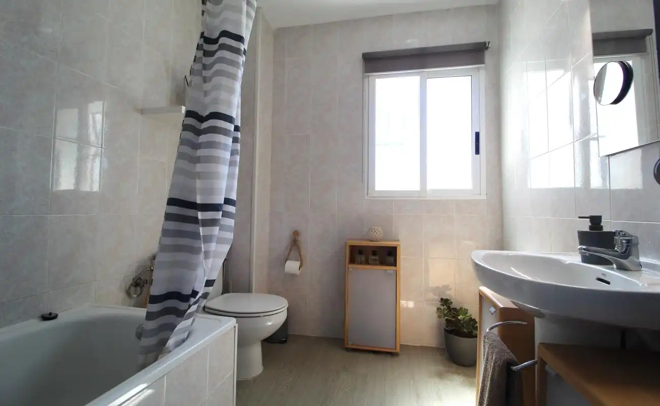 Baño de Casa o chalet en venta en L'Eliana con Aire acondicionado, Calefacción y Jardín privado