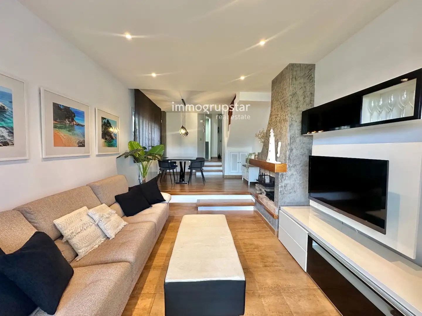 Sala d'estar de Casa adosada en venda en Castell d'Aro, Platja d'Aro i s'Agaró amb Aire condicionat, Calefacció i Jardí privat