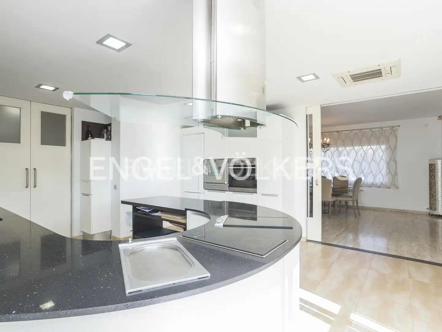 Cocina de Casa o chalet en venta en El Vendrell con Aire acondicionado, Calefacción y Jardín privado