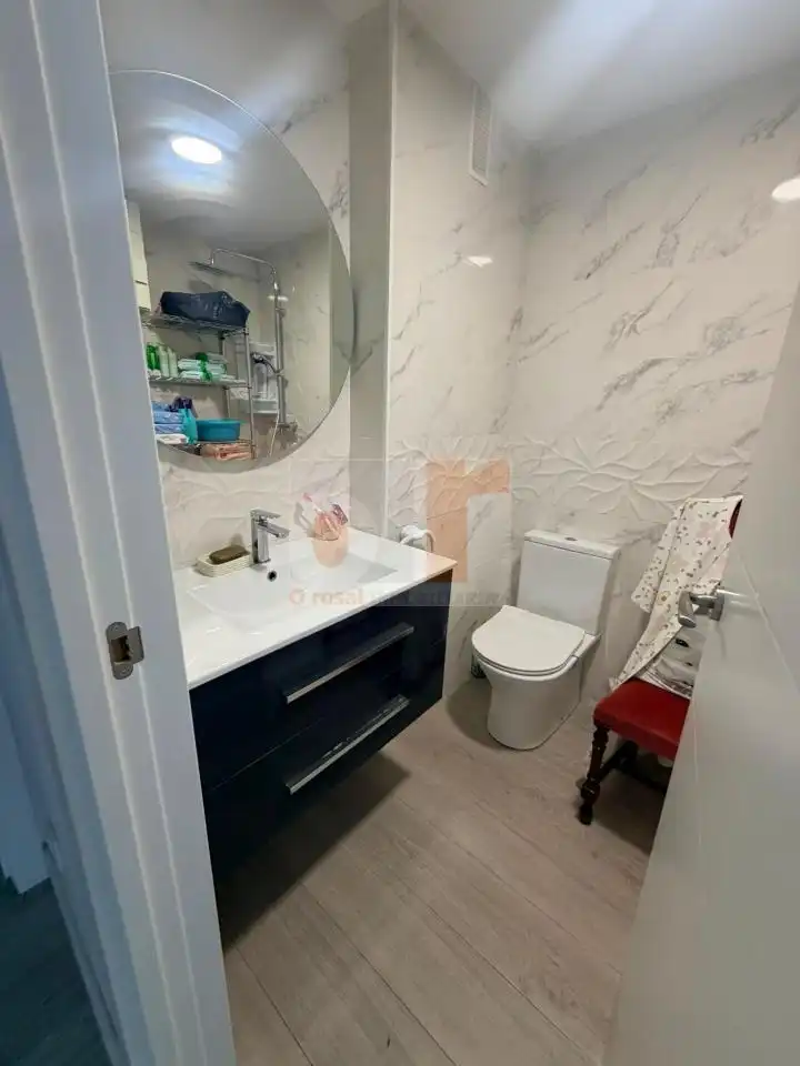 Bathroom of Flat for sale in Moaña  with Heating, Storage room and Balcony