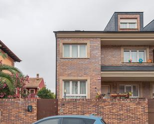 Exterior view of Single-family semi-detached for sale in Brunete  with Air Conditioner and Terrace