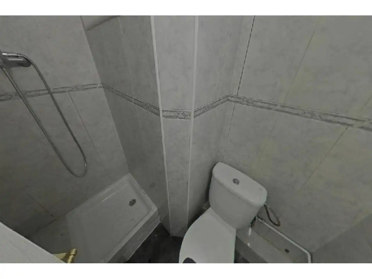 Badezimmer von Wohnung zum Verkauf in Sabadell mit Balkon