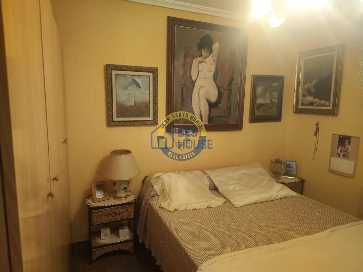 Bedroom of Houses for sale in Villanueva de las Manzanas, León