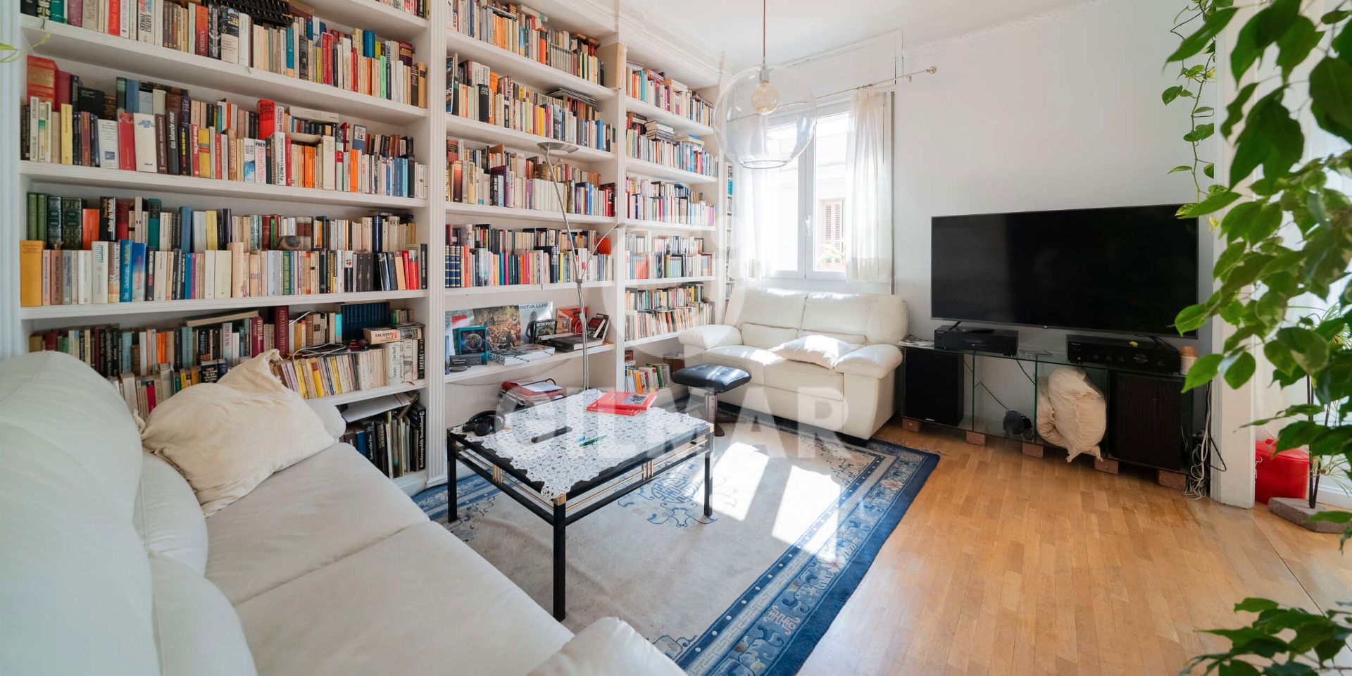 Living room of Flat for sale in  Madrid Capital  with Heating and Balcony