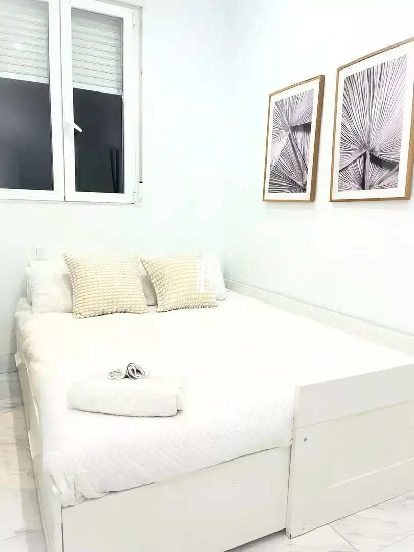 Bedroom of Flat for sale in Madrid  with Air Conditioner, Heating and Furnished