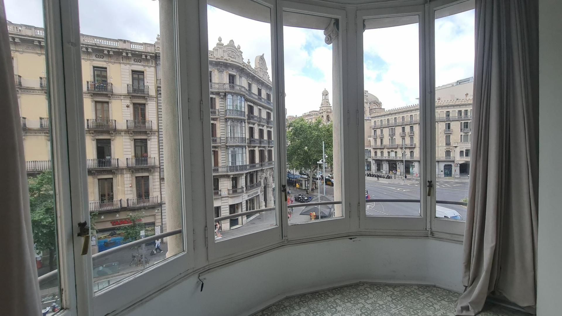 Oficina de alquiler en Rambla CATALUNYA, El Camp de l'Arpa del Clot, Sant Martí