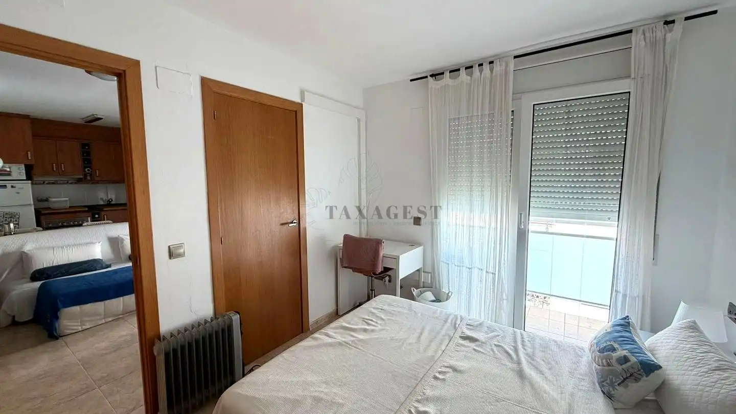 Bedroom of Flat for sale in L'Ampolla  with Terrace, Furnished and Community pool