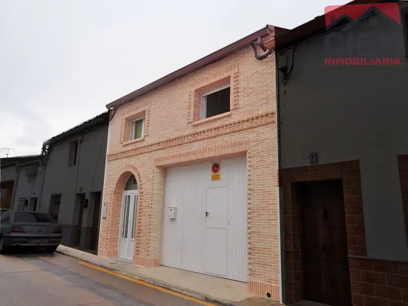 Adossat en venda a Miajadas