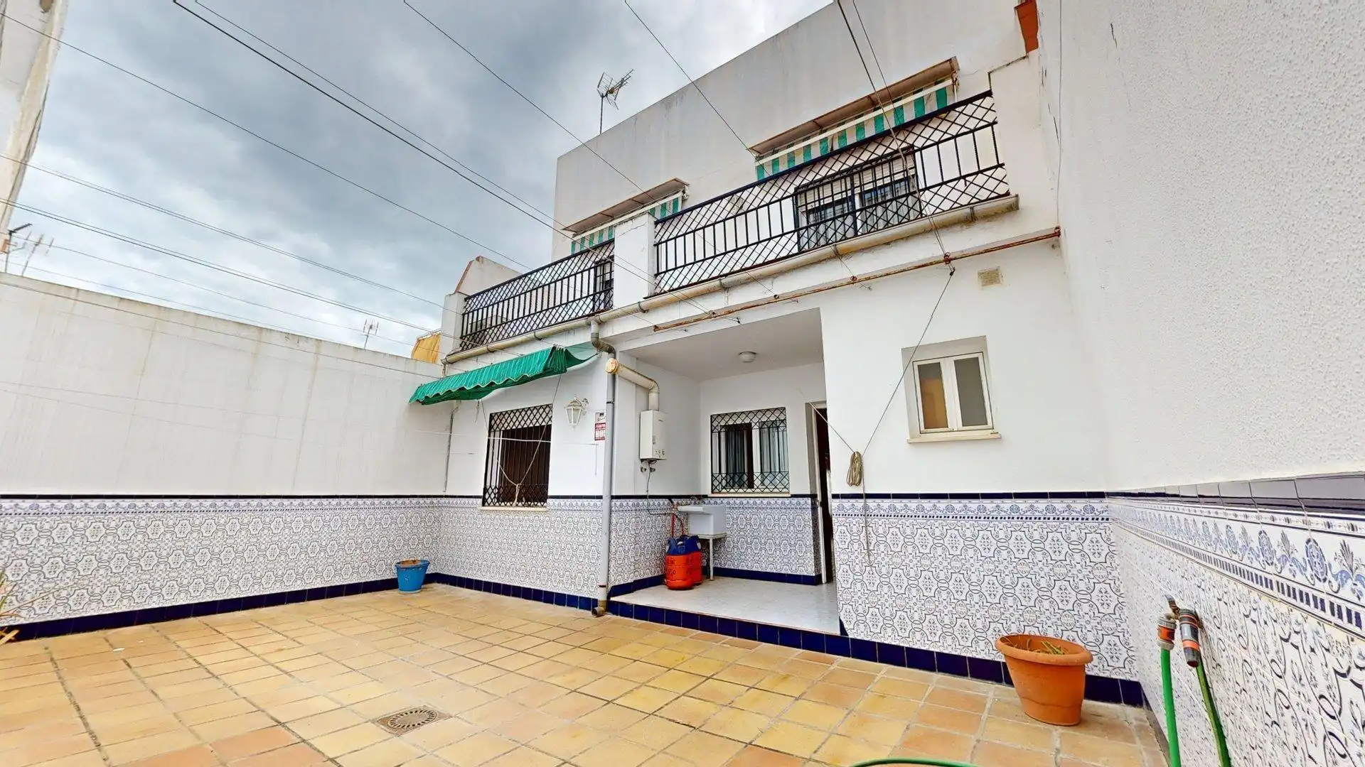 Exterior view of Detached homes for sale in Córdoba  with Air Conditioner, Heating and Terrace