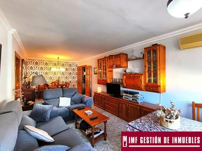 Living room of Flat for sale in Vélez-Málaga  with Air Conditioner and Terrace