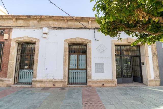 Local comercial en Alquiler en Benahadux