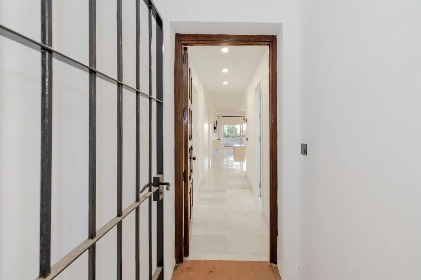 Ground floor for sale in Marbella  with Air Conditioner, Terrace and Community pool
