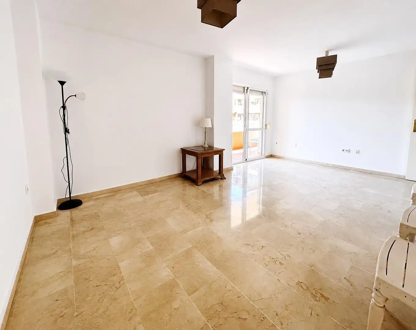 Sala d'estar de Pis en venda en Málaga amb Jardí privat, Terrassa i Piscina comunitària