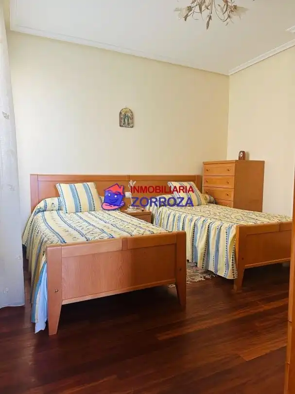 Piso en venta en Calle Los Caserios, Centro