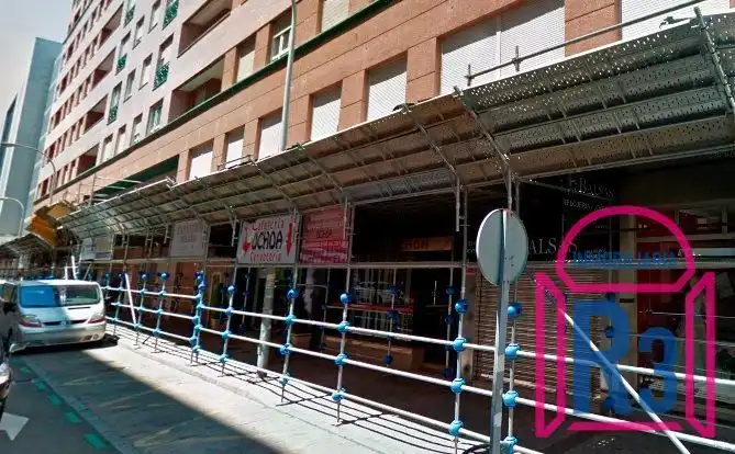 Local comercial en venda a San Claudio - La Chantría