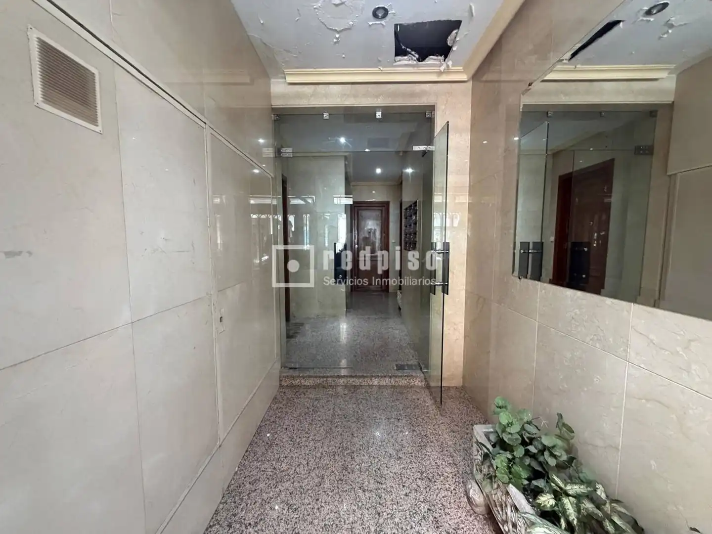 Piso en venta en Madrid con Calefacción y Terraza