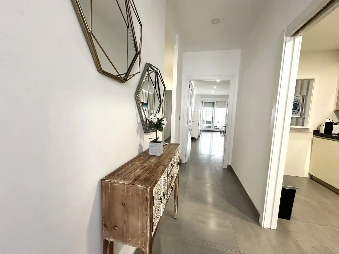 Ground floor for sale in Marbella  with Air Conditioner, Terrace and Internet