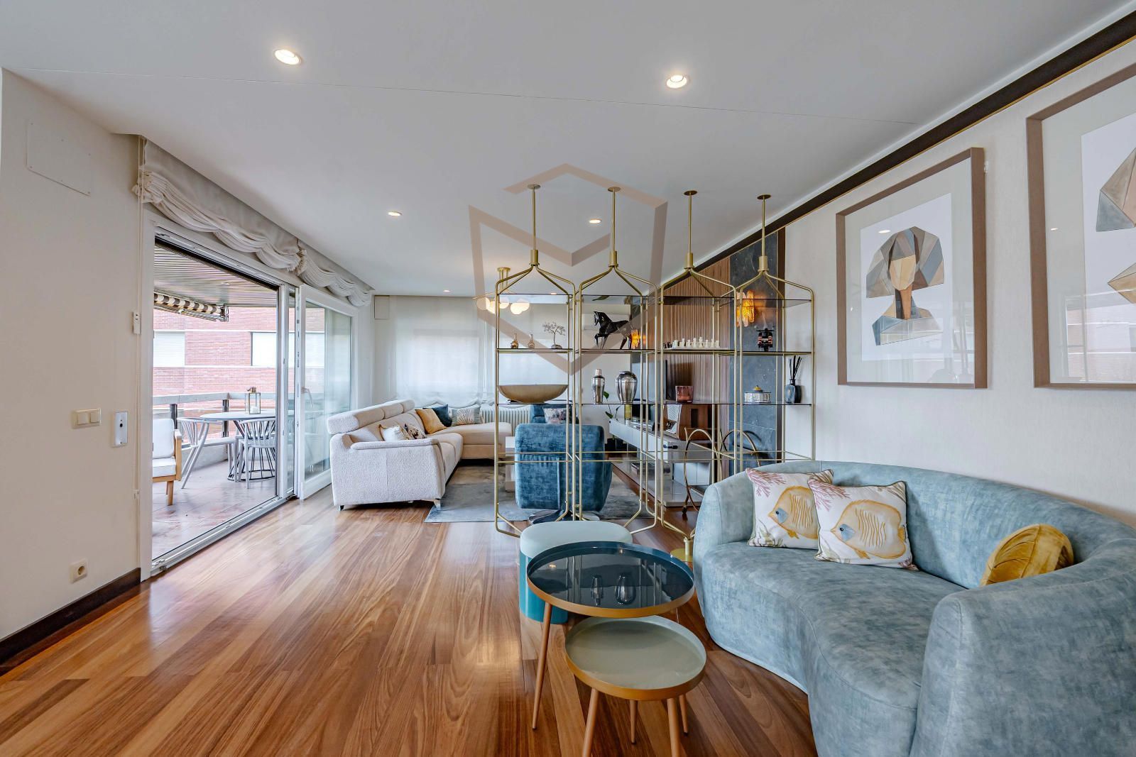 Sala d'estar de Pis en venda en  Madrid Capital amb Aire condicionat, Calefacció i Parquet