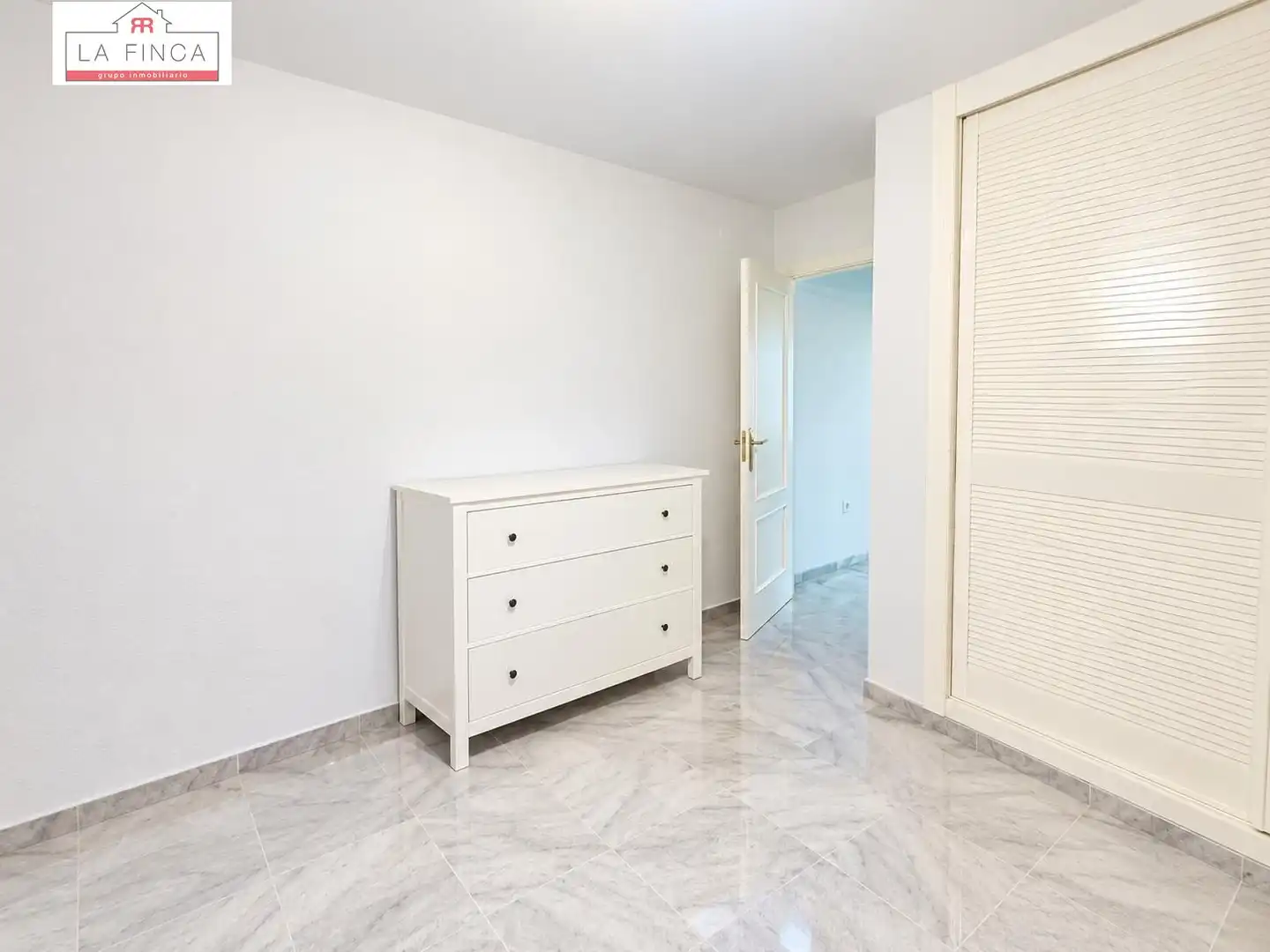 Bedroom of Flat for sale in Este