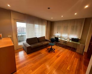 Living room of Attic to rent in Vic  with Air Conditioner, Heating and Parquet flooring