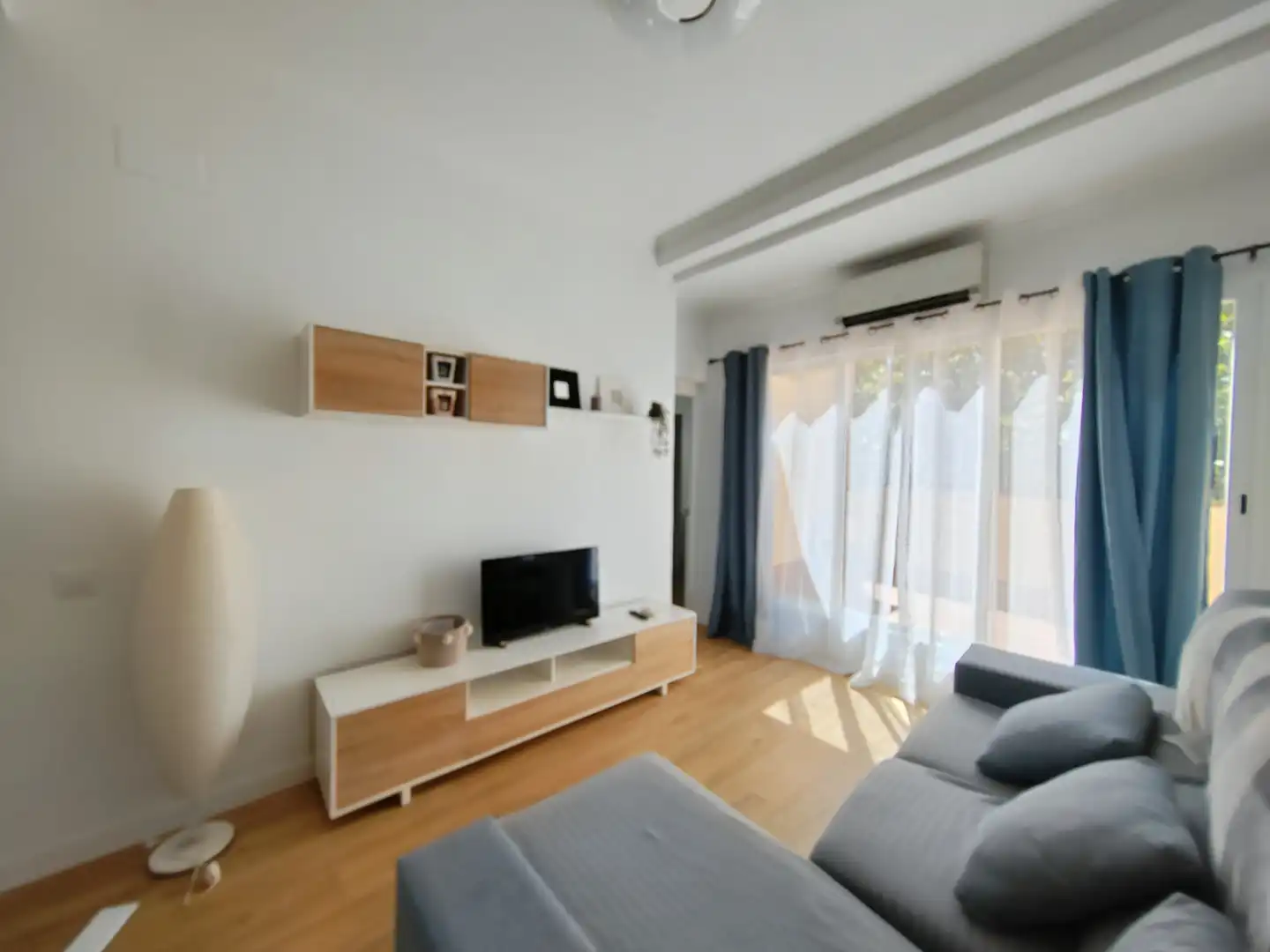Wohnzimmer von Dachboden zur Miete in Madrid mit Klimaanlage, Heizung und Parkett