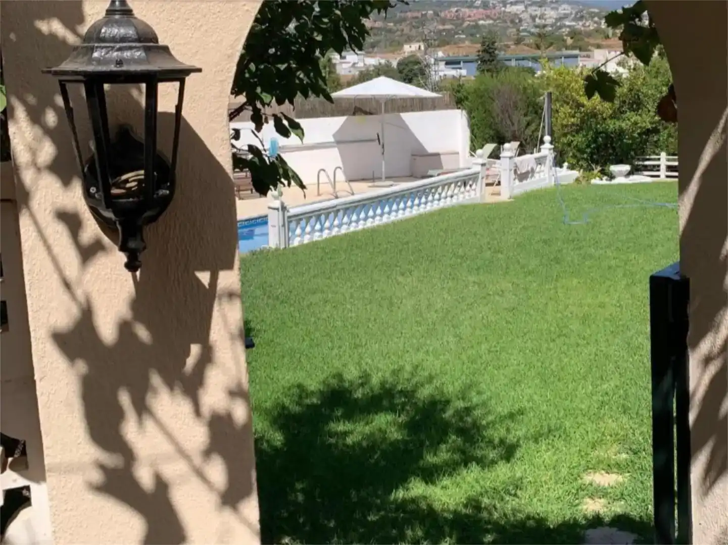 Jardí de Casa o xalet en venda en Marbella amb Aire condicionat, Piscina i Balcó