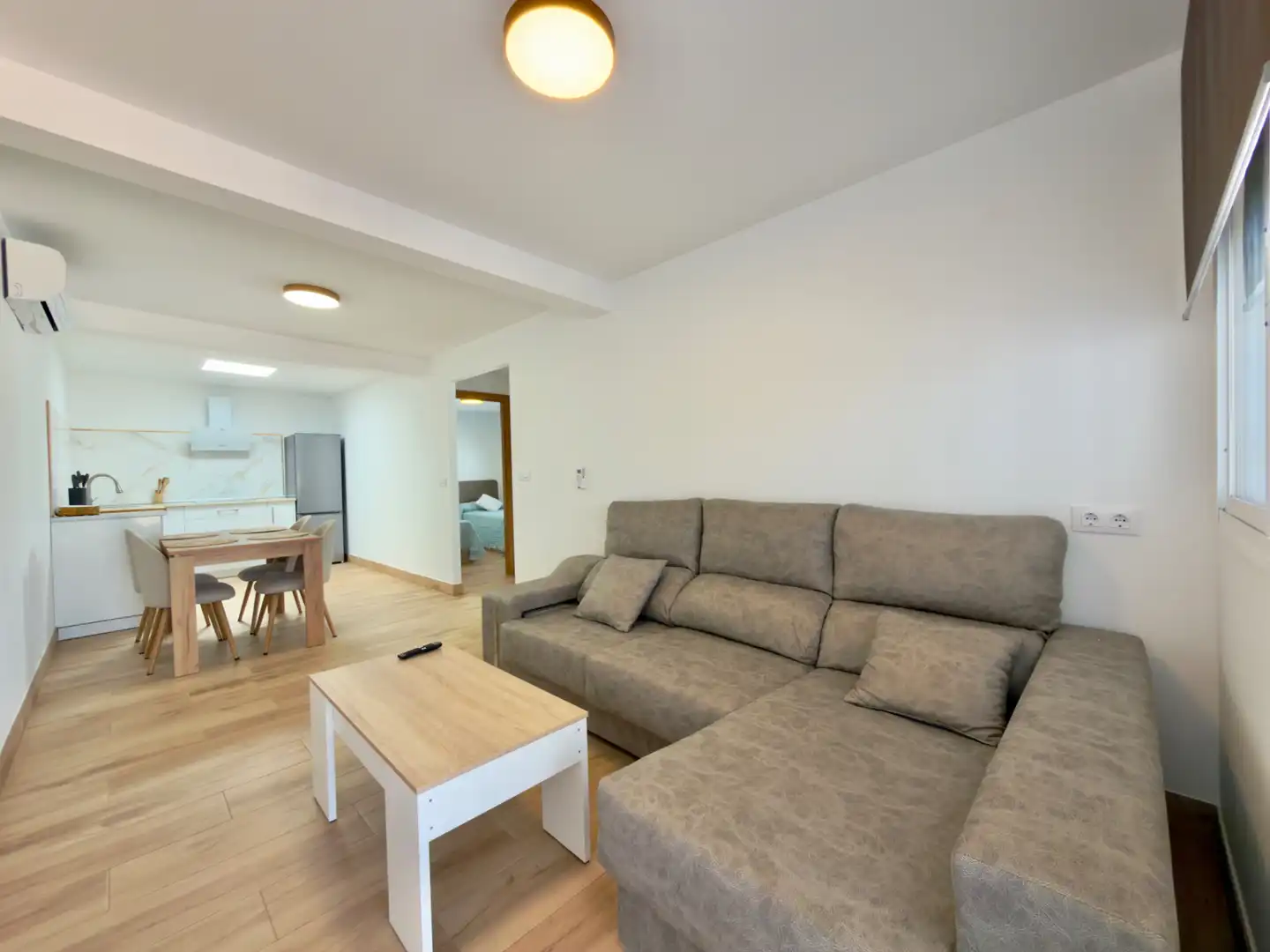 Sala de estar de Casa o chalet de alquiler en Chiclana de la Frontera con Aire acondicionado, Calefacción y Terraza