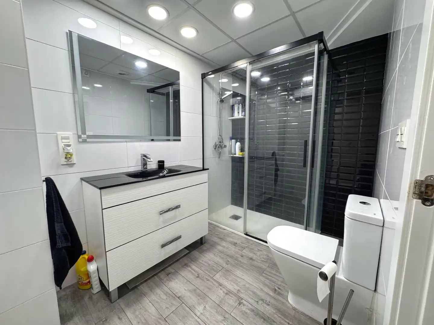 Baño de Piso en venta en Plaza de Toros - Avenida Chapí - Trinquete  