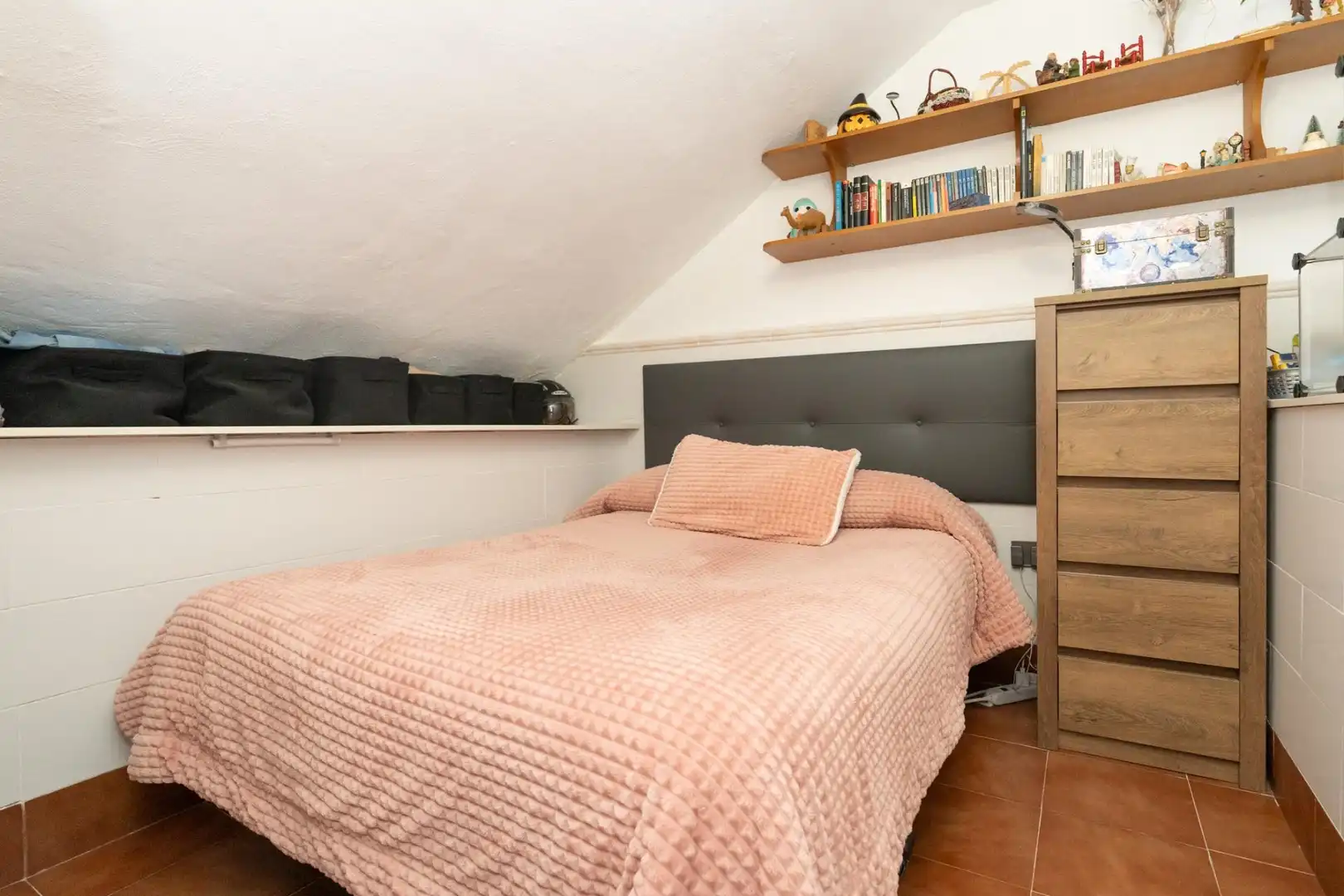 Dormitori de Casa o xalet en venda en Motril amb Aire condicionat, Jardí privat i Terrassa