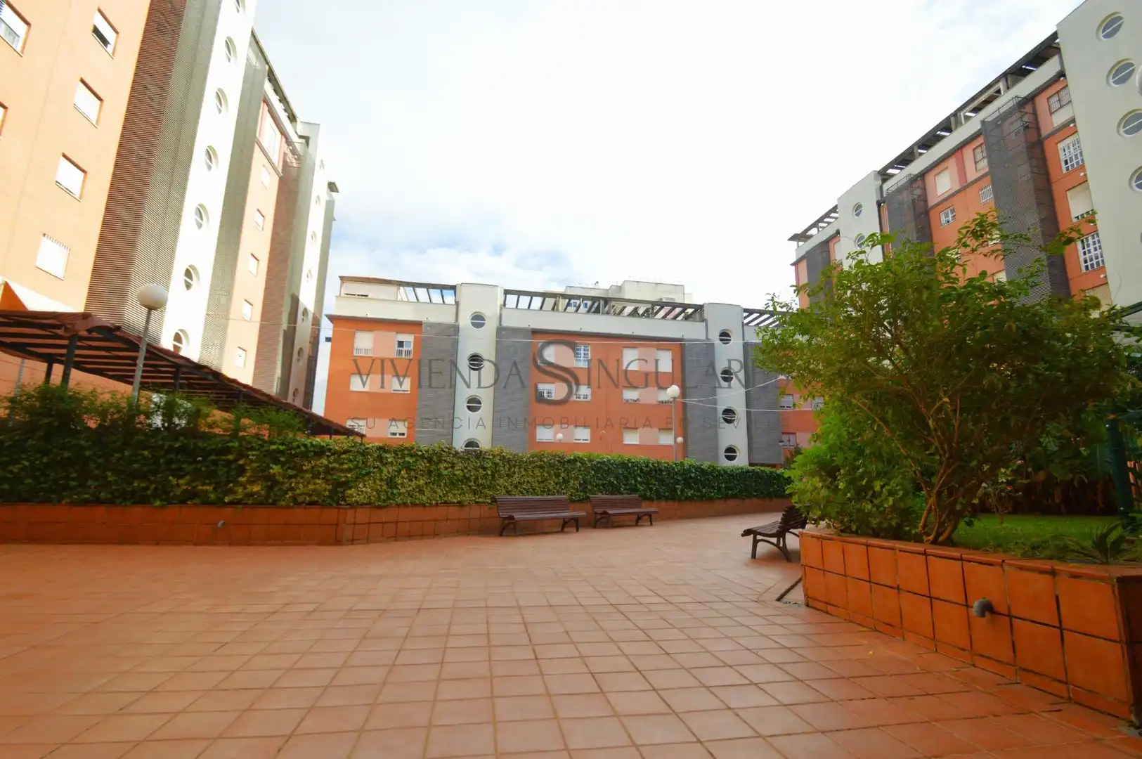 Exterior view of Flat for sale in Sevilla  with Air Conditioner, Heating and Private garden