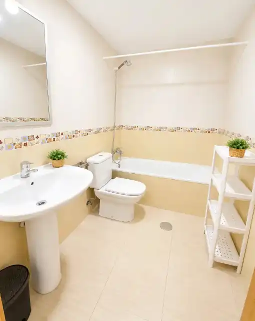 Badezimmer von Wohnungen zur Miete in Alcantarilla mit Klimaanlage, Möbliert und Ofen