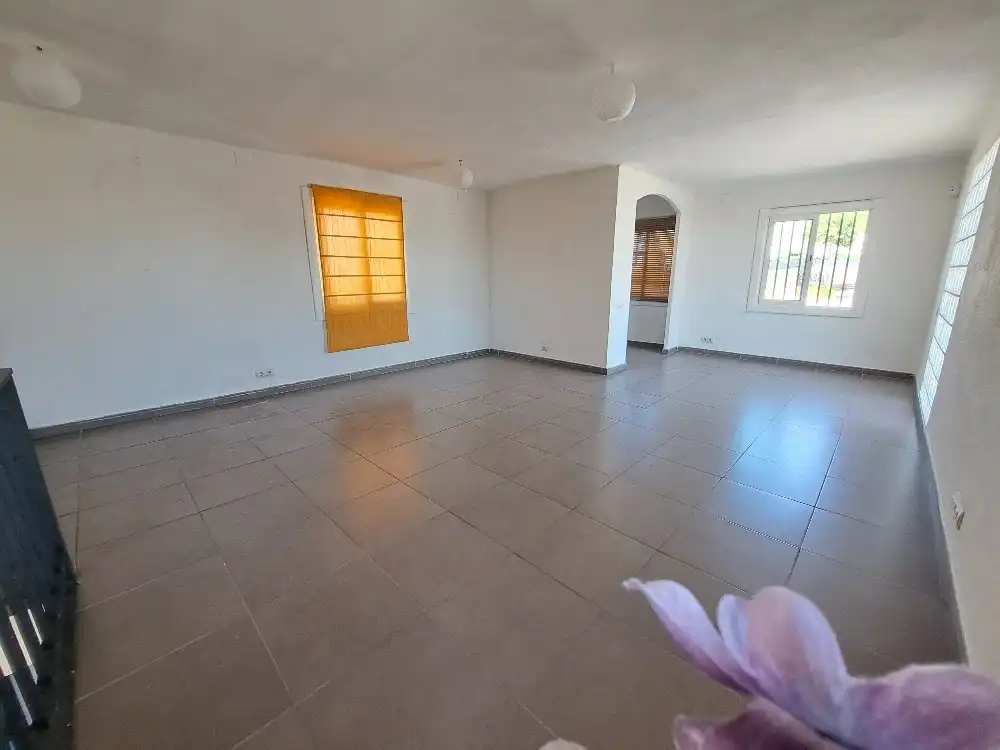 Sala d'estar de Casa o xalet en venda en Rubí