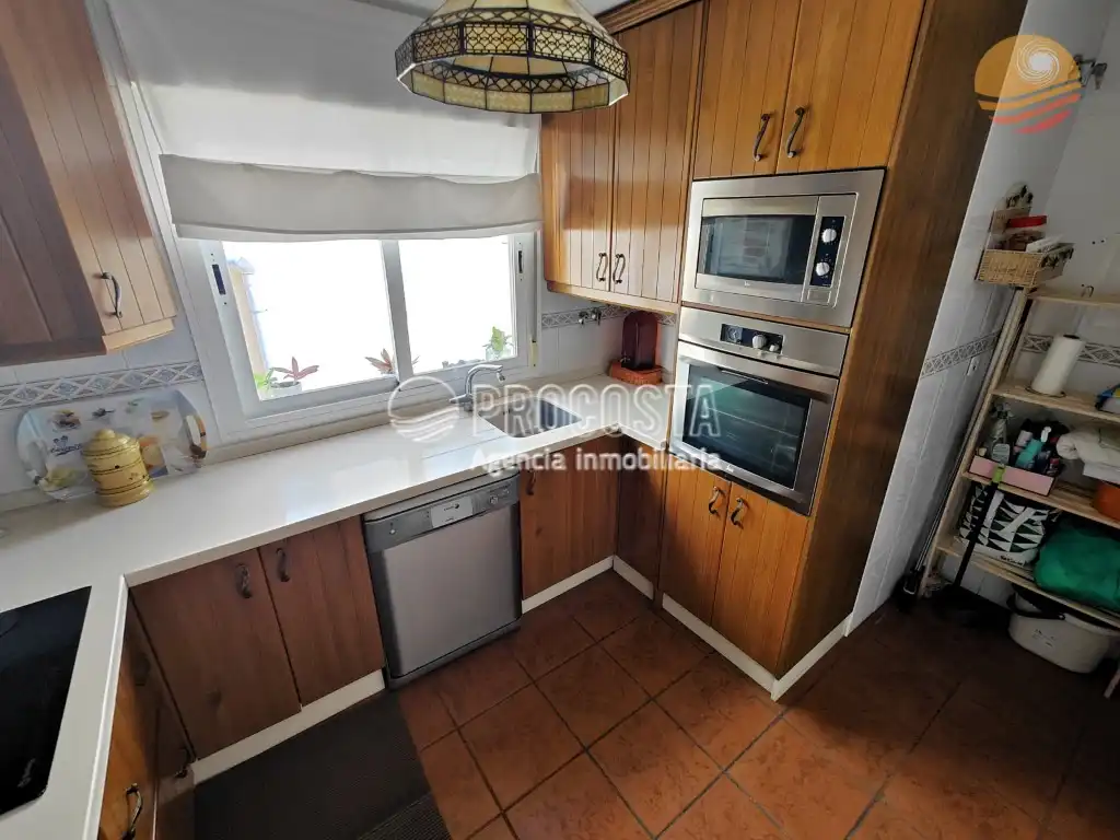 Cocina de Casa adosada en venta en Almuñécar con Aire acondicionado, Jardín privado y Terraza