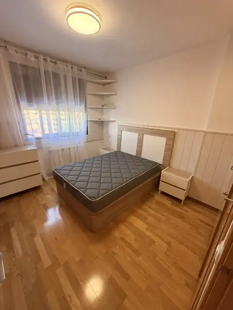 Habitación de Ático de alquiler en Yebes con Aire acondicionado, Calefacción y Amueblado