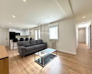 Sala d'estar de Pis de lloguer en Salamanca Capital amb Calefacció, Parquet i Terrassa
