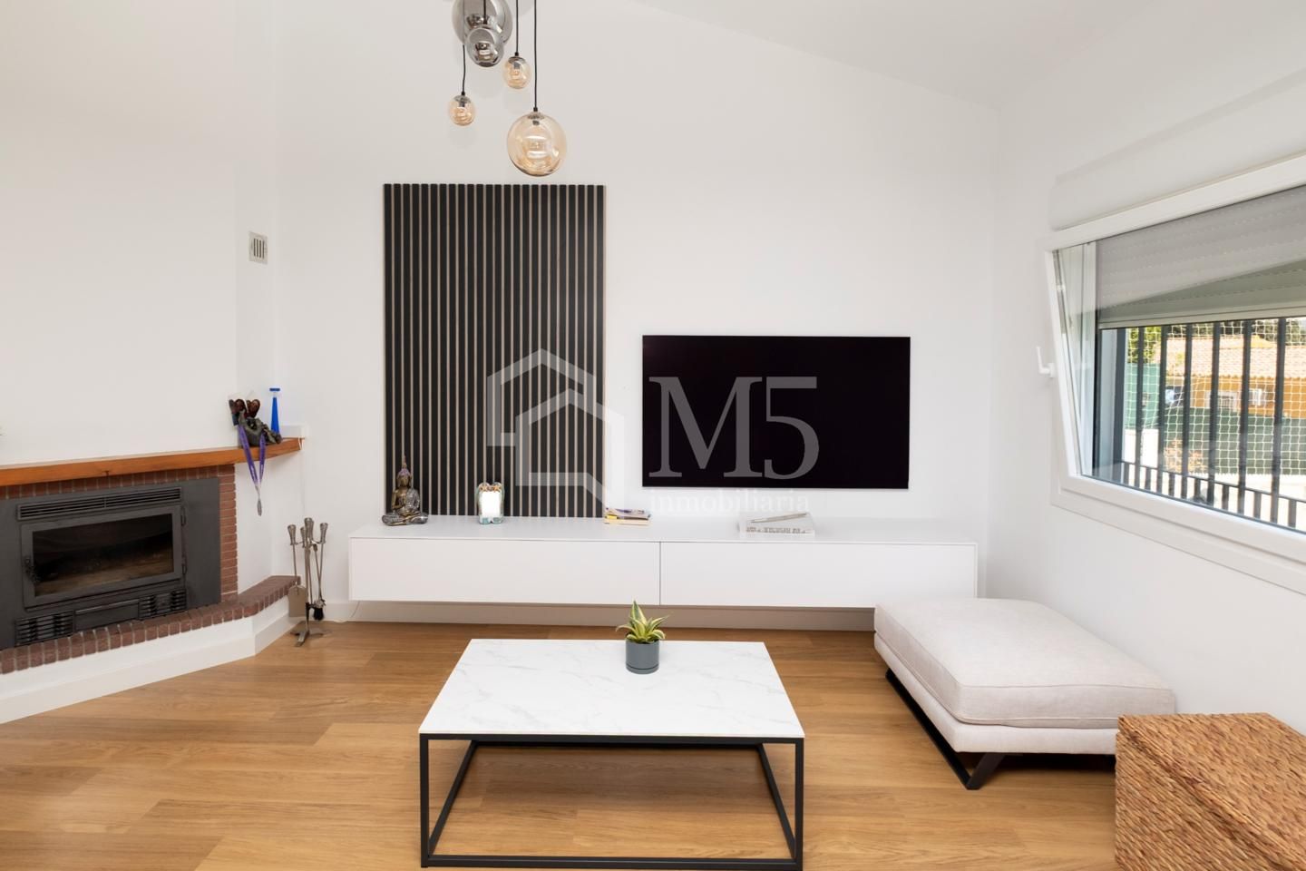 Living room of House or chalet for sale in Vélez-Málaga  with Air Conditioner, Private garden and Terrace