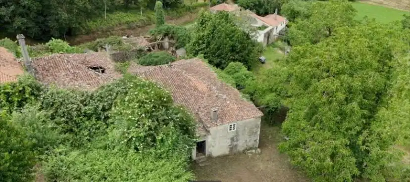 Casa rústica en venda a Agolada