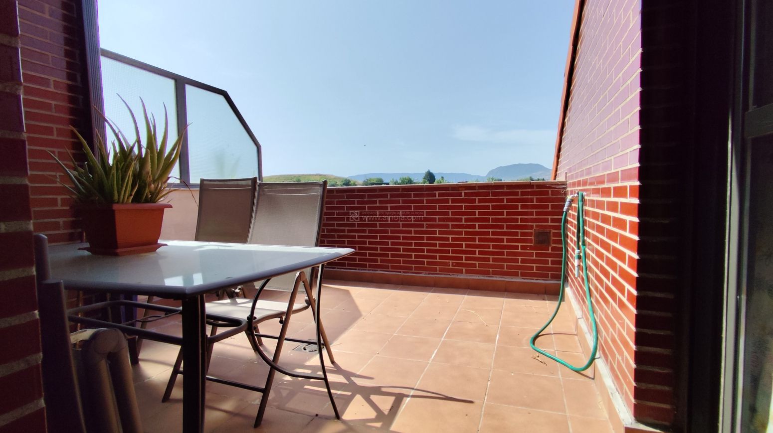 Terrassa de Àtic de lloguer en Villamediana de Iregua amb Calefacció, Parquet i Terrassa