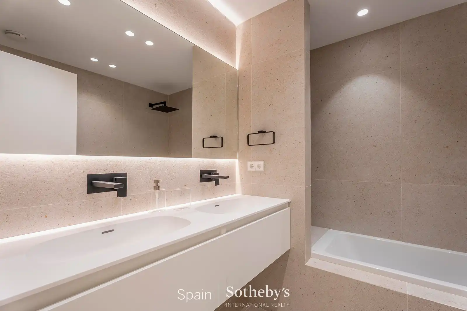 Apartamento con ascensor en venta en Calle de Meléndez Valdés, imagen 31